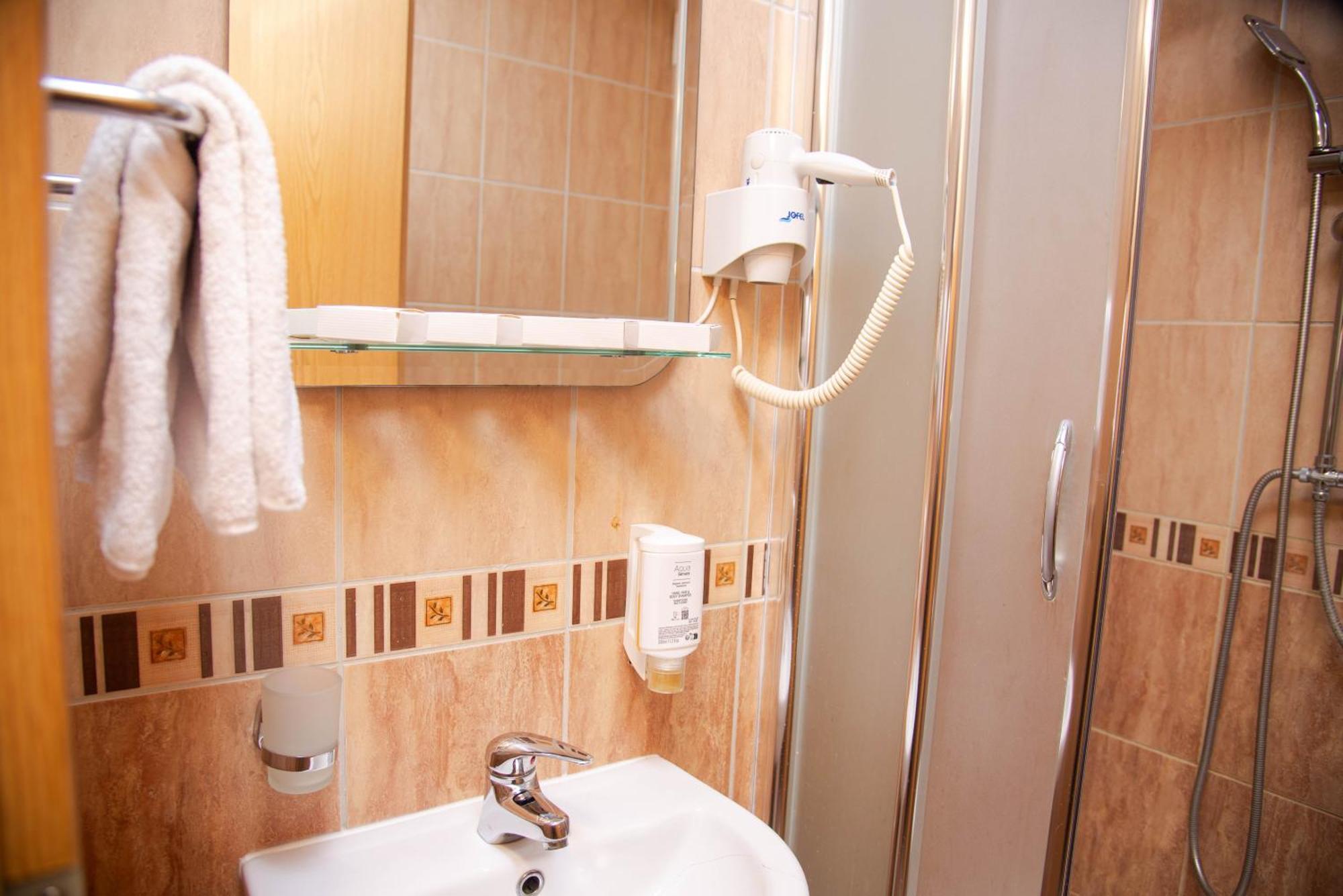 Hotel Dvor Bijelo Polje Luaran gambar