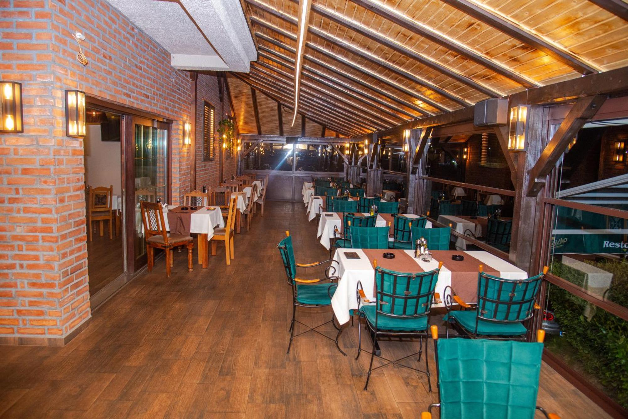Hotel Dvor Bijelo Polje Luaran gambar