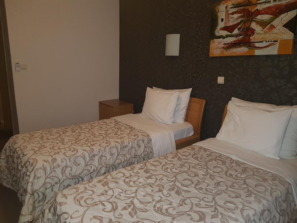 Hotel Dvor Bijelo Polje Luaran gambar
